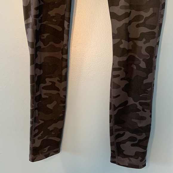 Danskin army - Picture 2 of 5